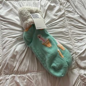 Old Navy Sherpa slipper  lined sticky socks